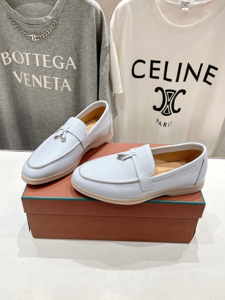 Лоферы жіночі фото 3