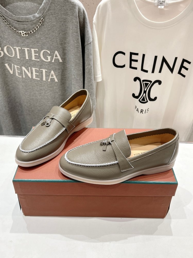 Лоферы жіночі фото 3