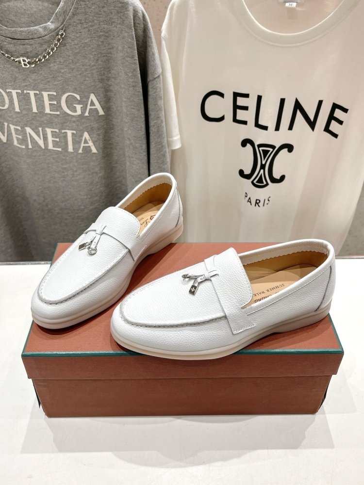 Лоферы жіночі фото 3