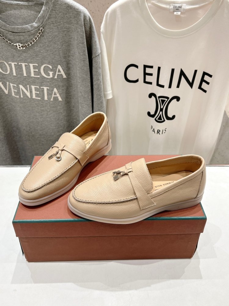 Лоферы жіночі фото 3