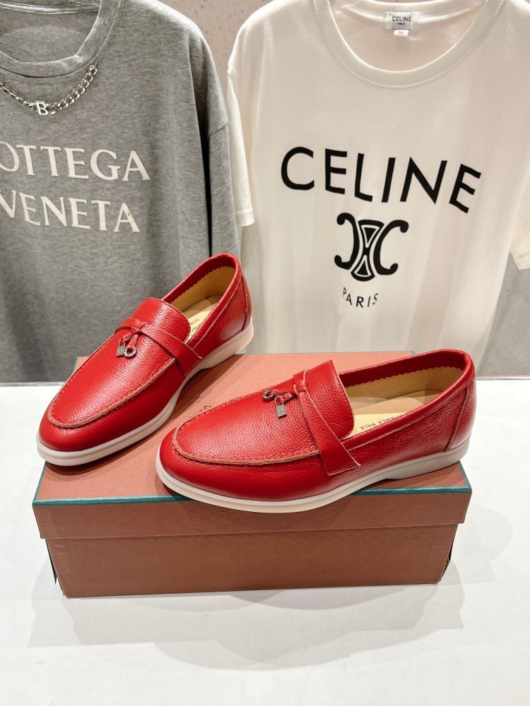 Лоферы жіночі фото 3