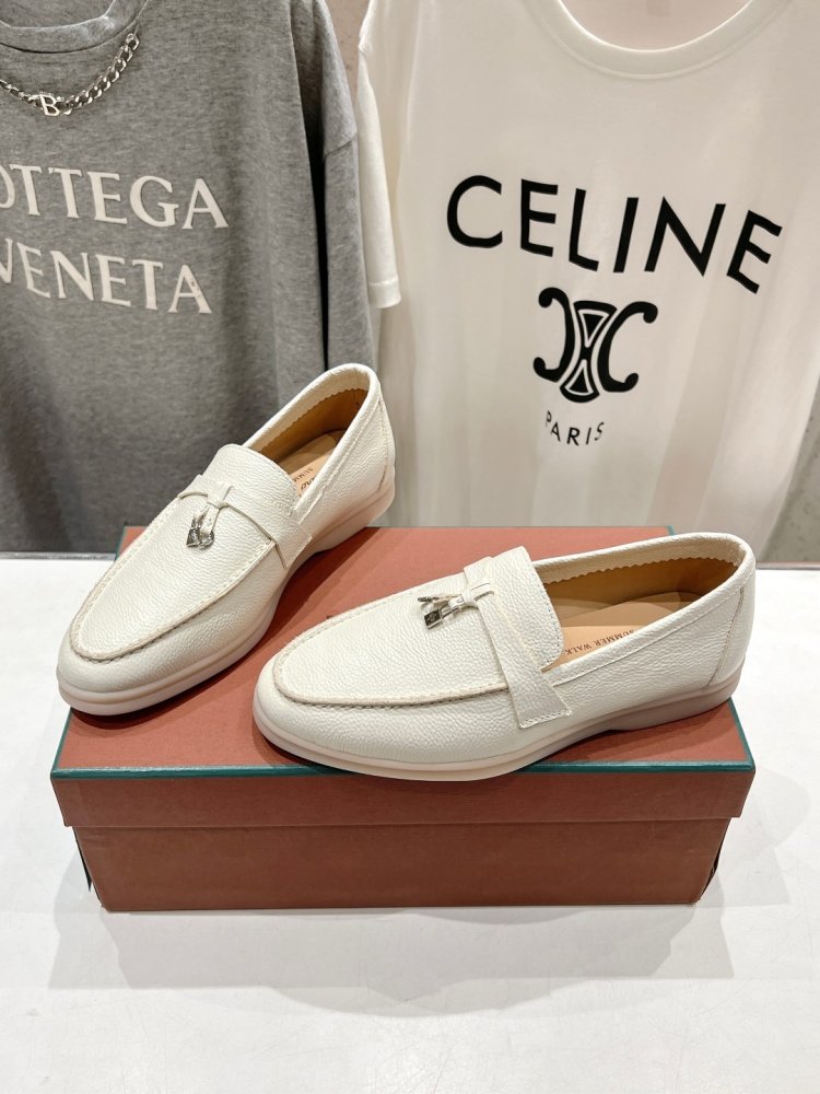 Лоферы жіночі фото 3