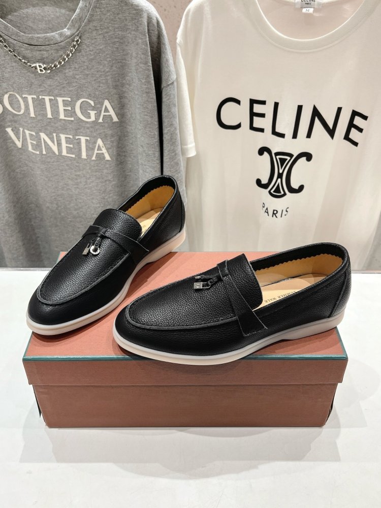 Лоферы жіночі фото 3