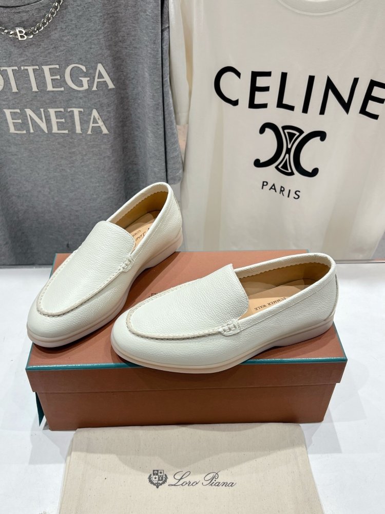 Лоферы жіночі фото 3