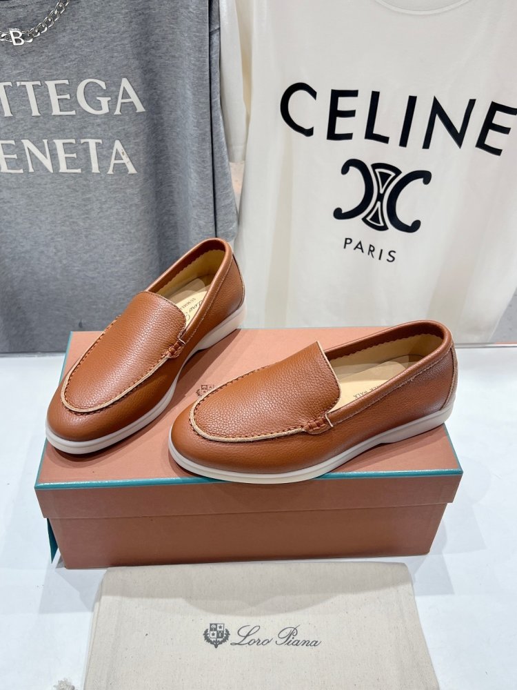 Лоферы жіночі фото 3