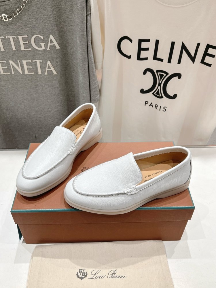 Лоферы жіночі фото 3