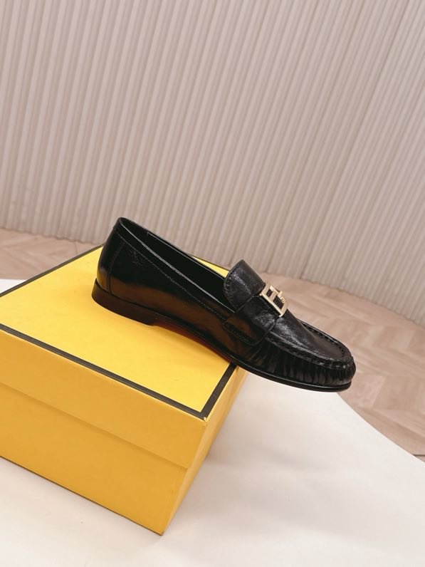 Лоферы женские фото 3