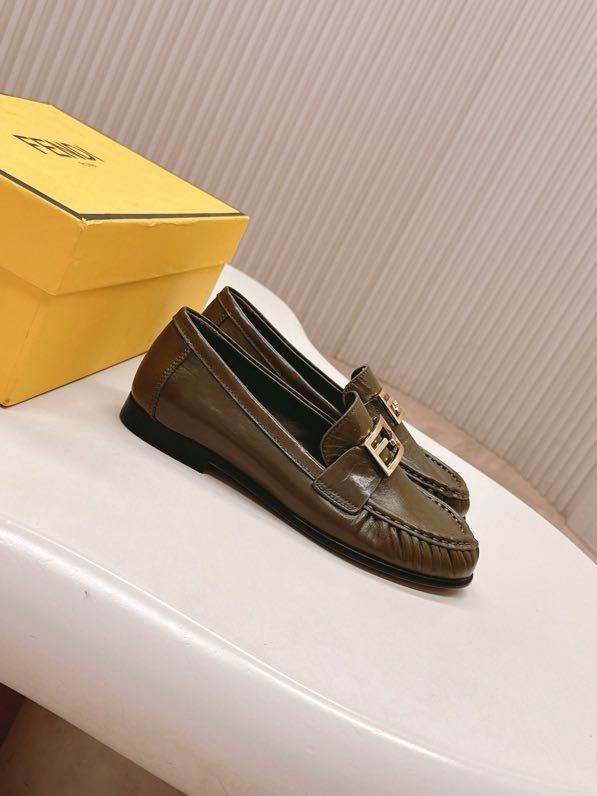 Лоферы женские фото 3