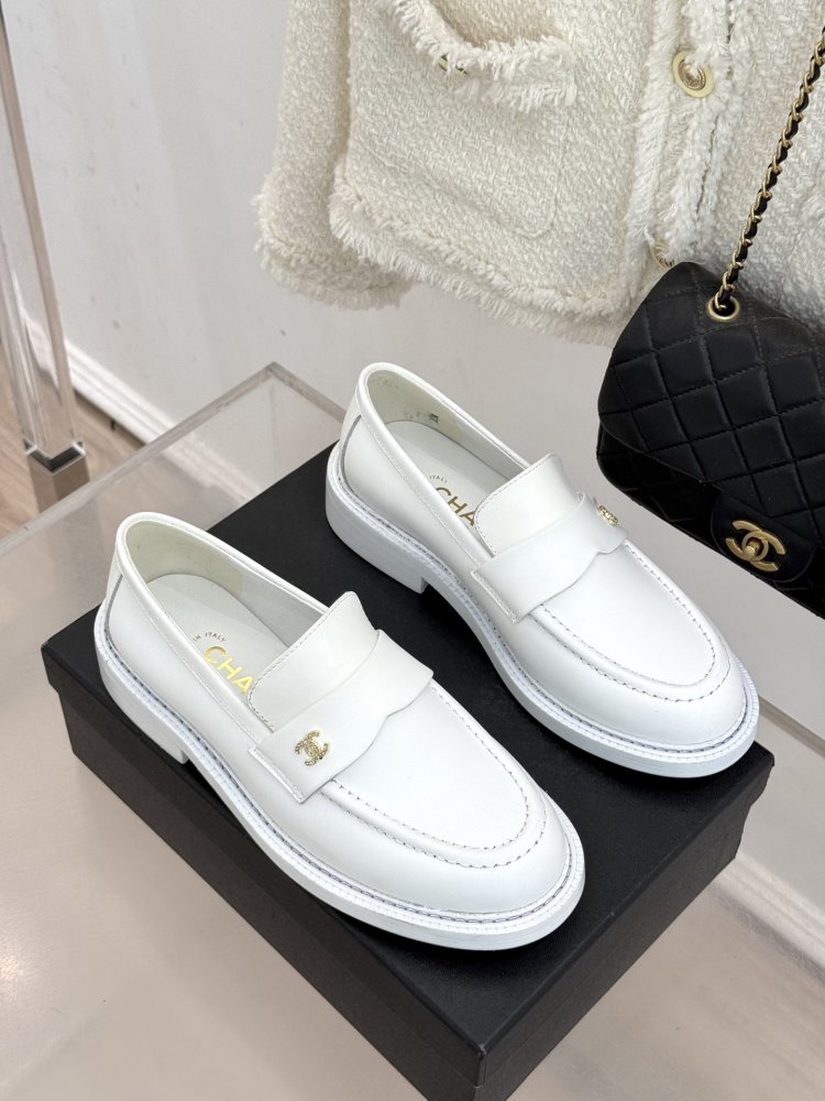 Лоферы жіночі фото 3