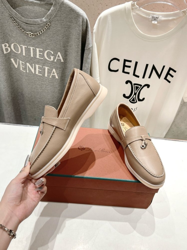 Лоферы жіночі фото 4