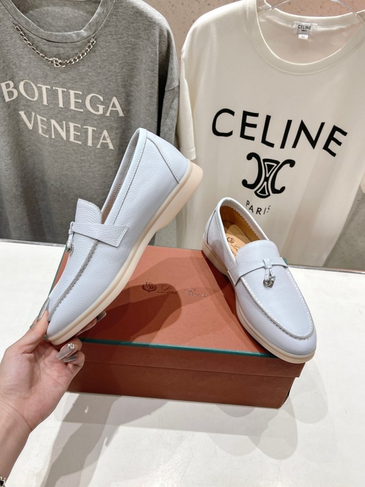 Лоферы жіночі фото 4