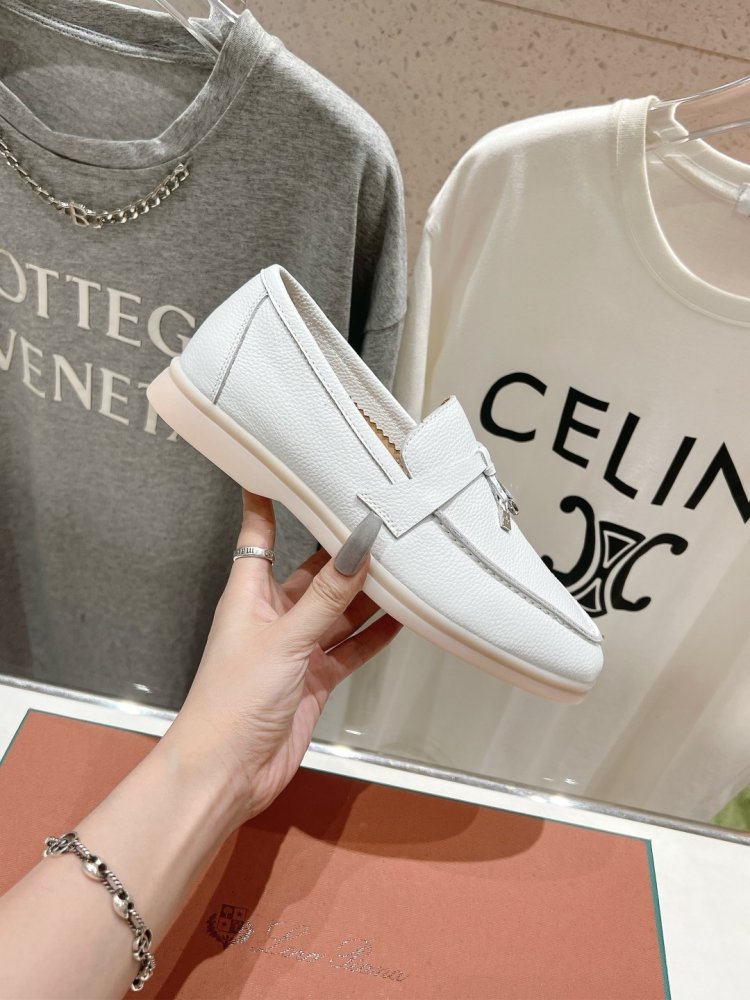 Лоферы жіночі фото 4