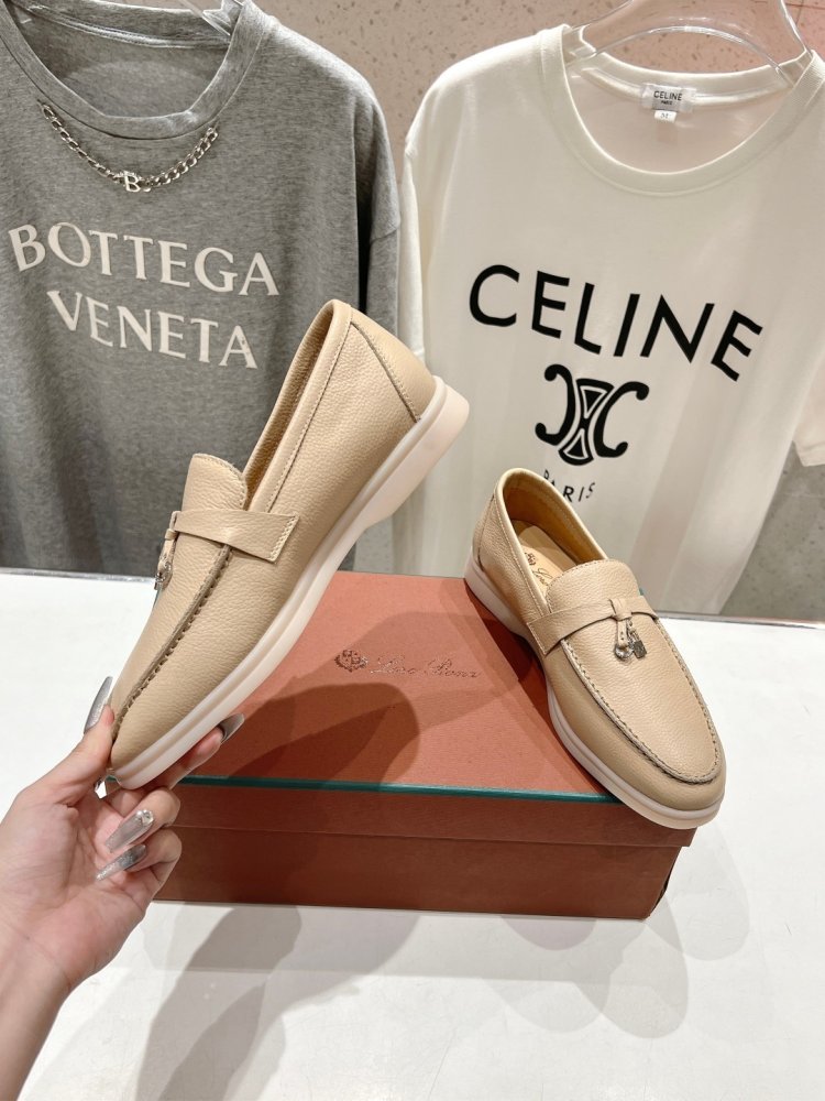 Лоферы жіночі фото 4