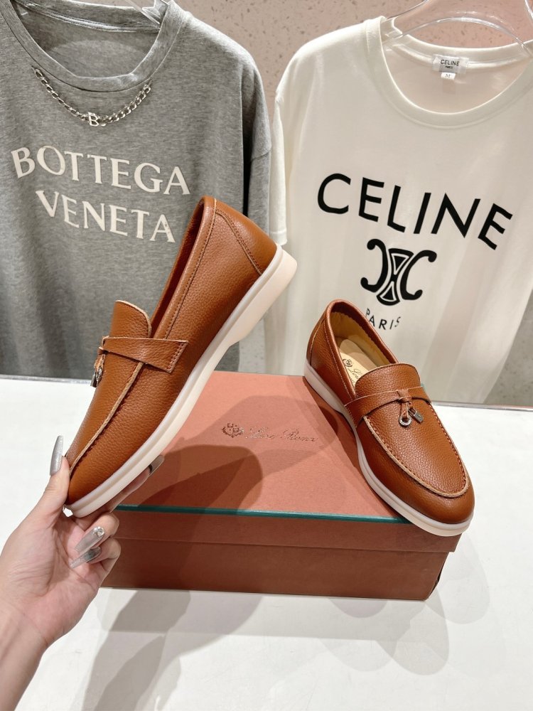 Лоферы жіночі фото 4