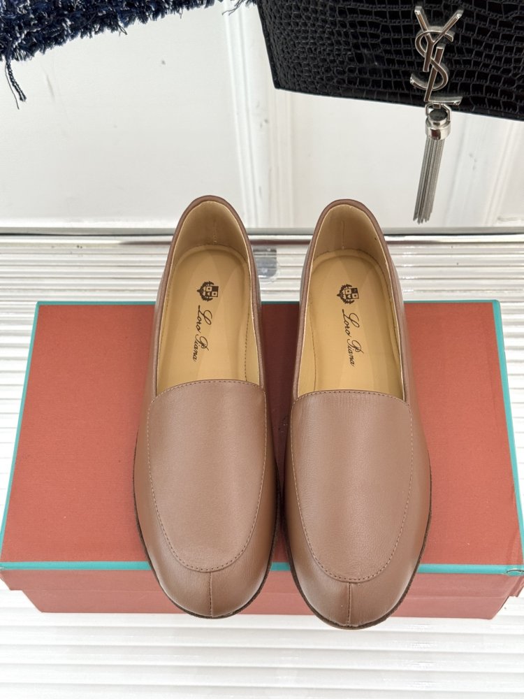 Лоферы жіночі фото 4