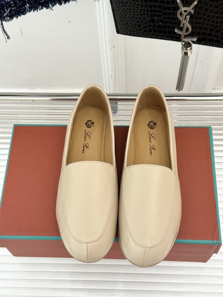 Лоферы жіночі фото 4