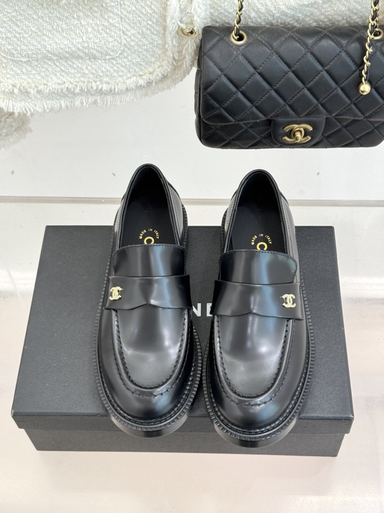 Лоферы жіночі фото 4