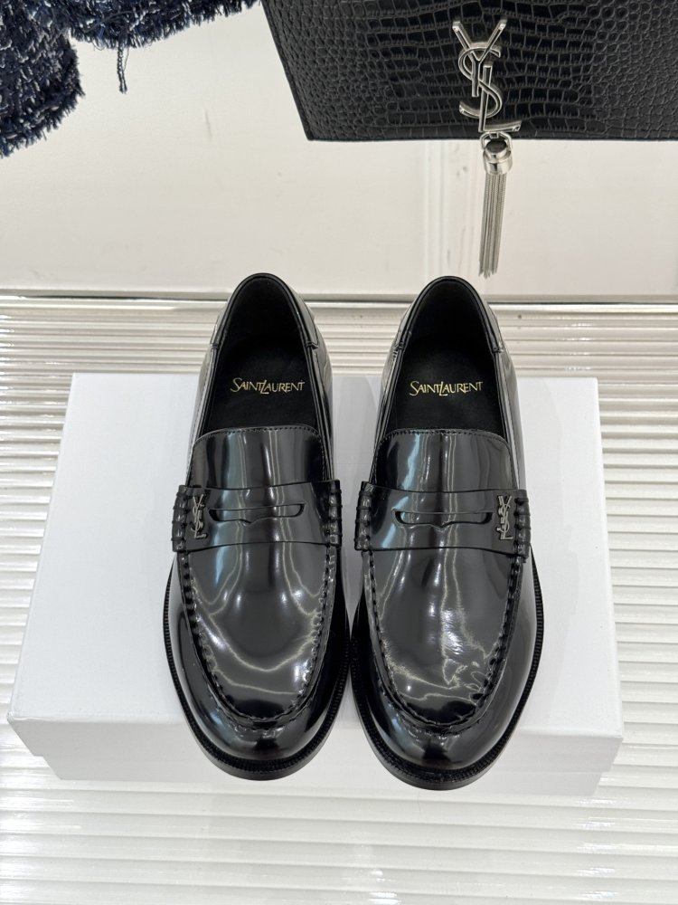 Лоферы женские фото 4