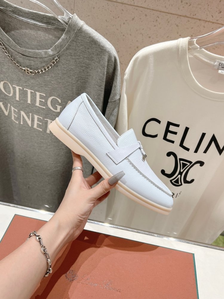 Лоферы жіночі фото 5