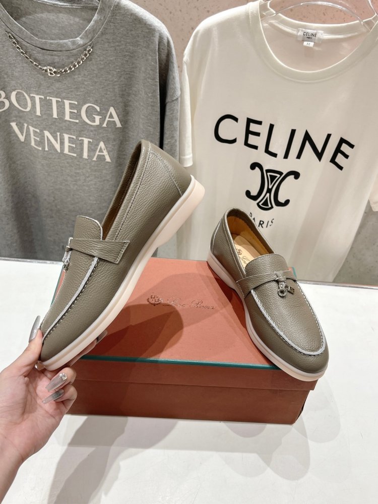 Лоферы жіночі фото 5