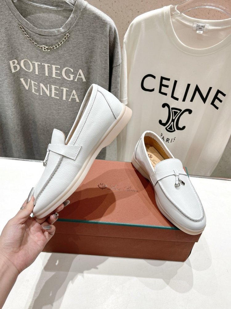 Лоферы жіночі фото 5