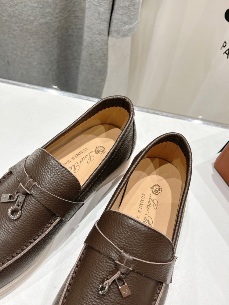 Лоферы жіночі фото 5