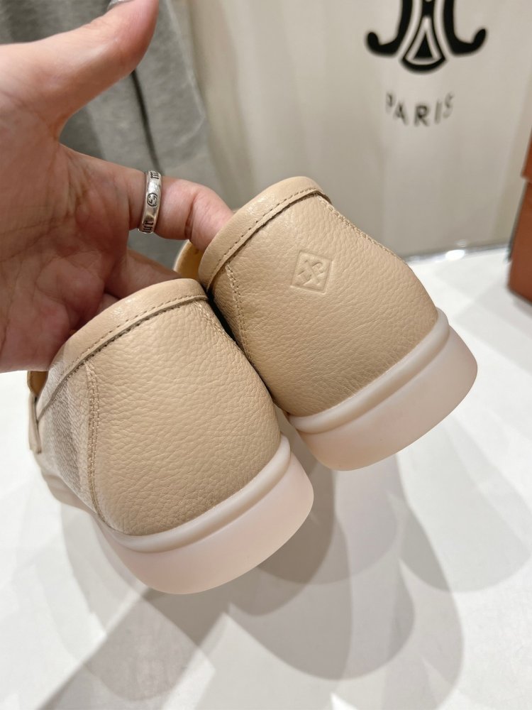 Лоферы жіночі фото 5