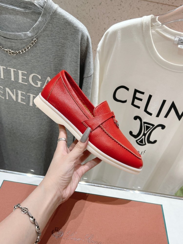 Лоферы жіночі фото 5