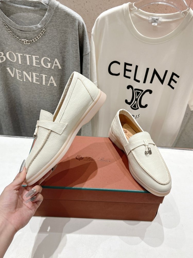 Лоферы жіночі фото 5