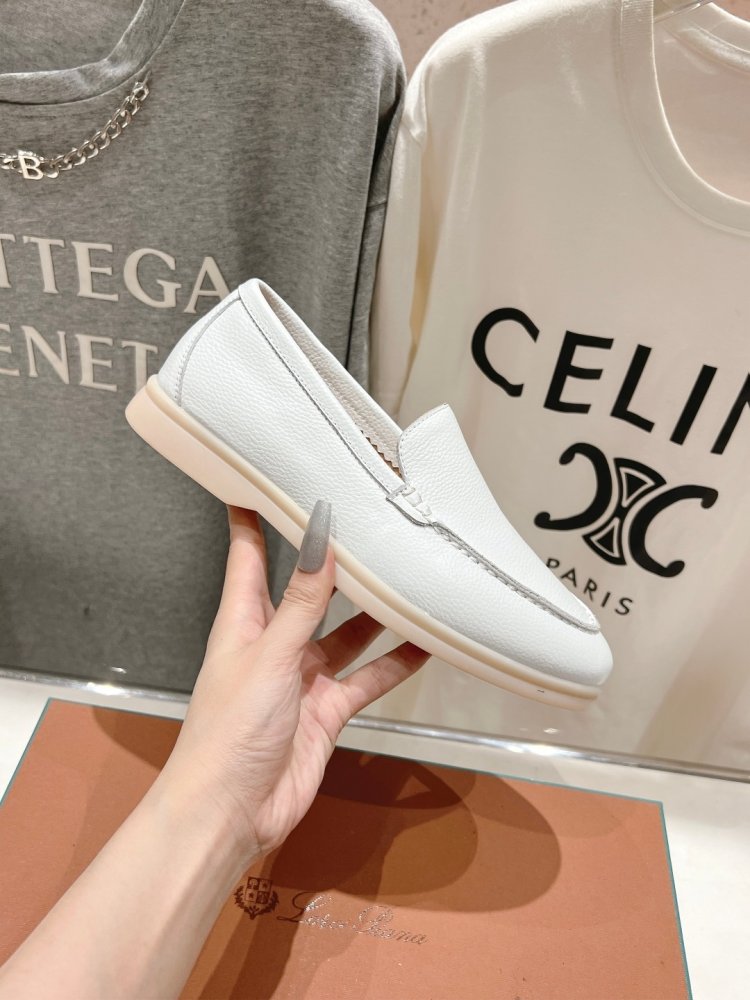 Лоферы жіночі фото 5