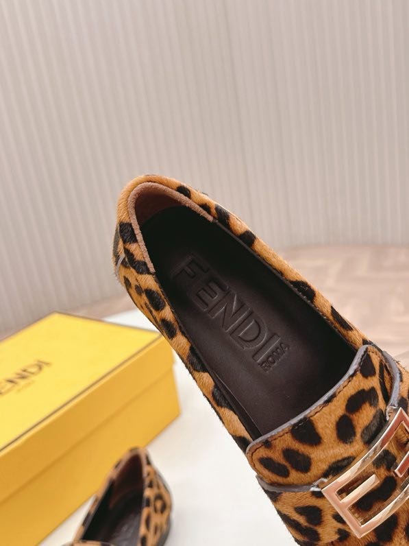 Лоферы женские фото 5