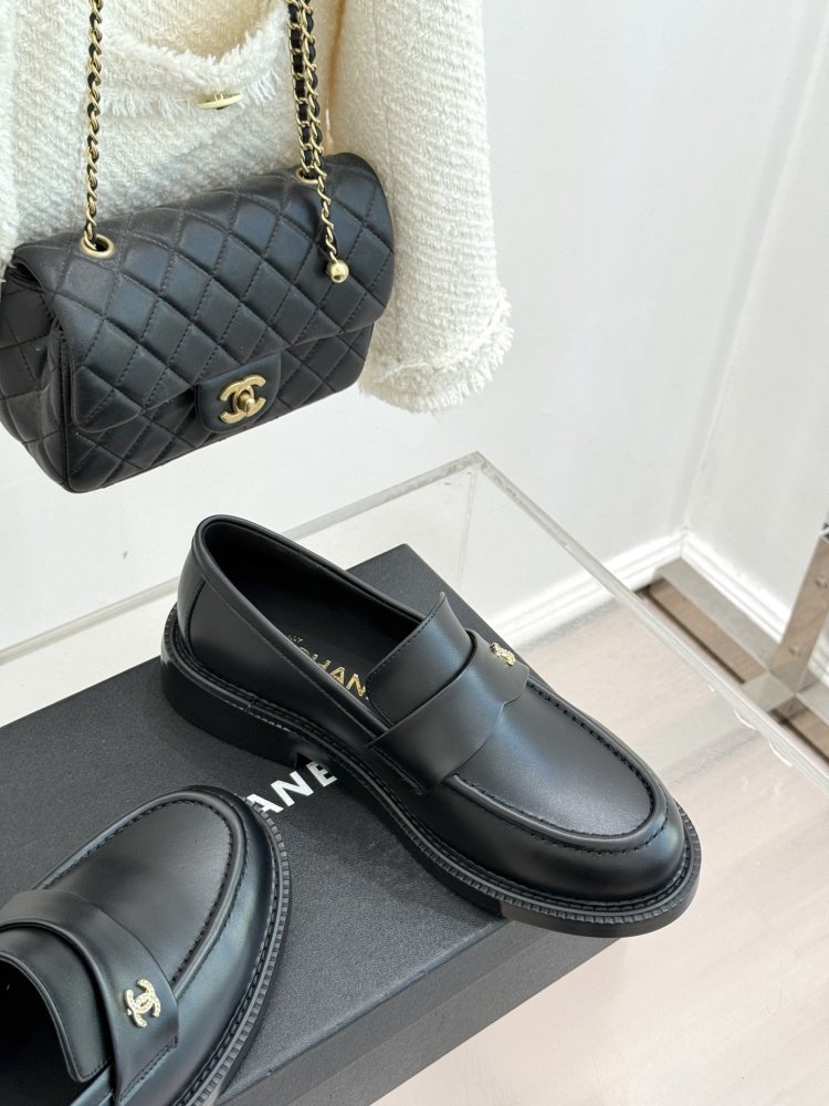 Лоферы жіночі фото 5