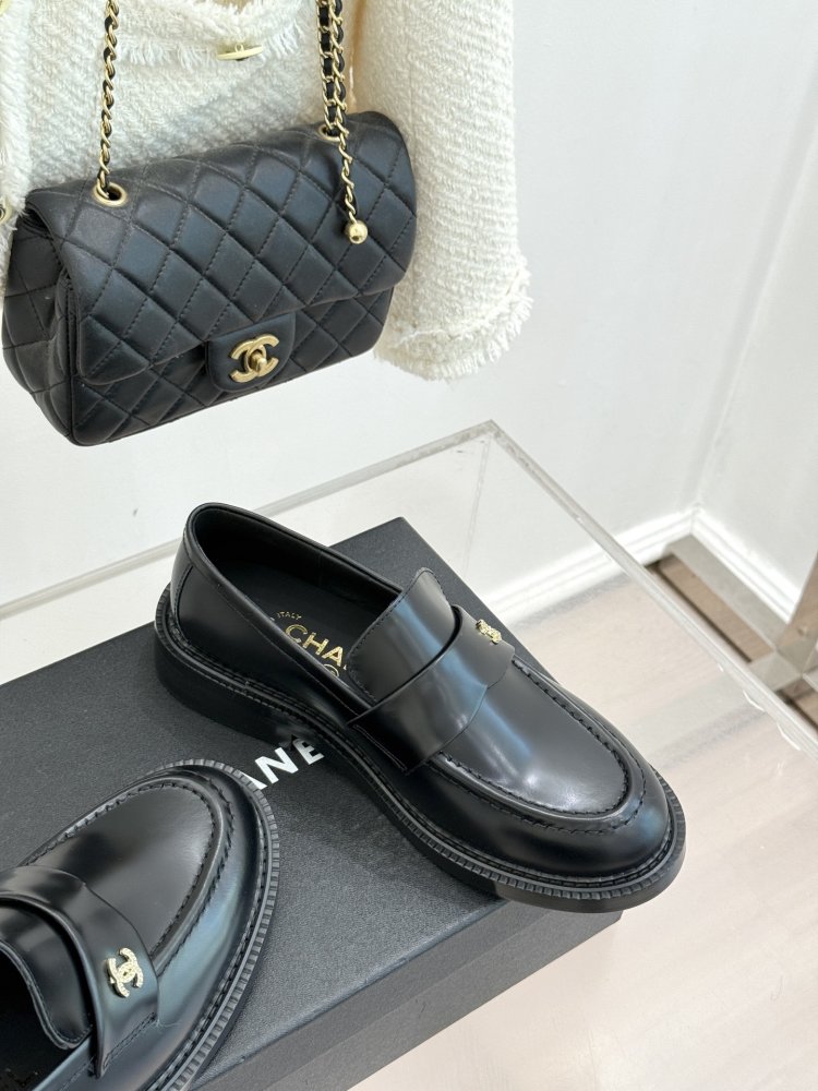 Лоферы жіночі фото 5