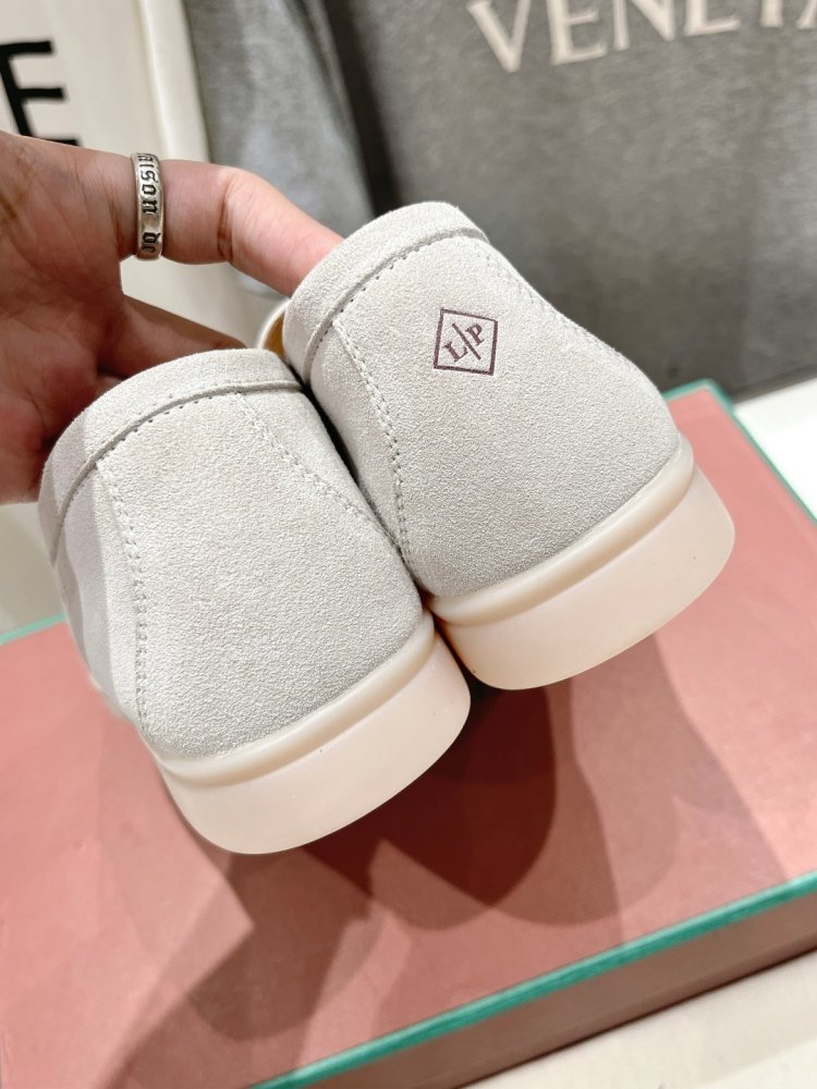 Лоферы жіночі фото 6