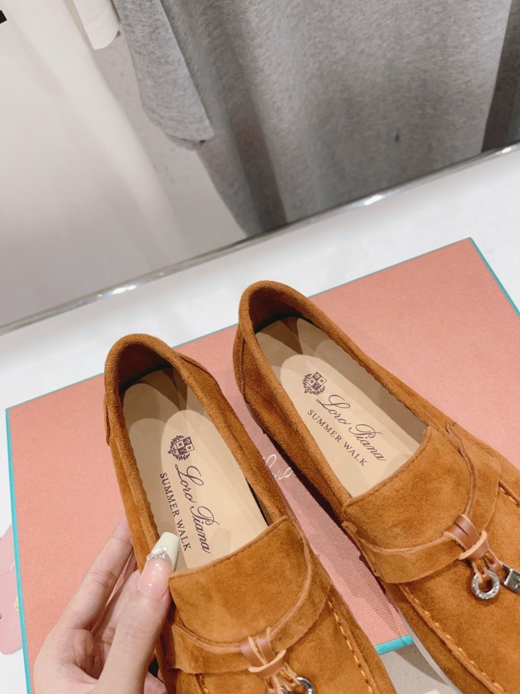 Лоферы жіночі фото 6