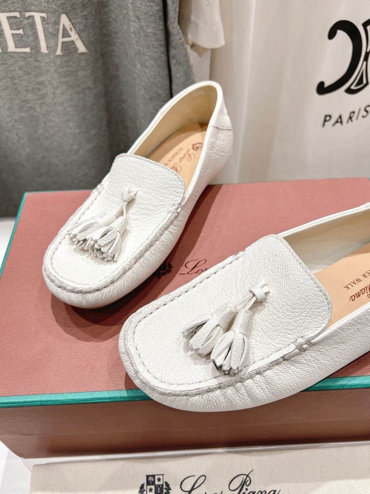 Лоферы жіночі фото 6