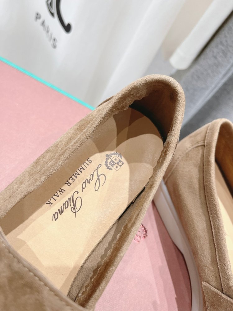 Лоферы жіночі фото 6