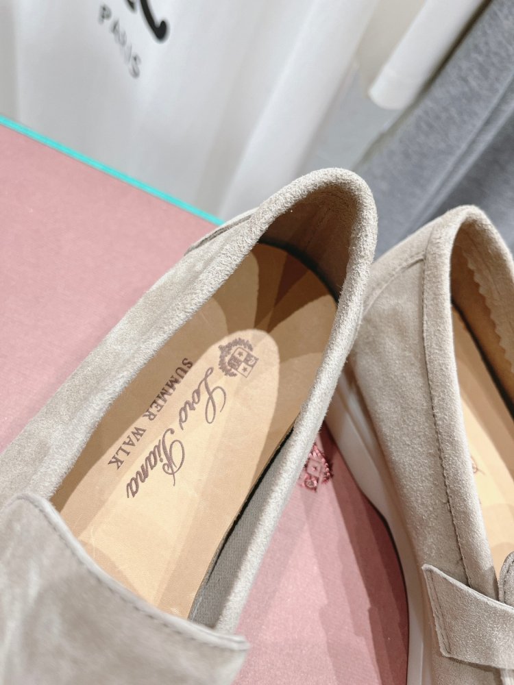 Лоферы жіночі фото 6