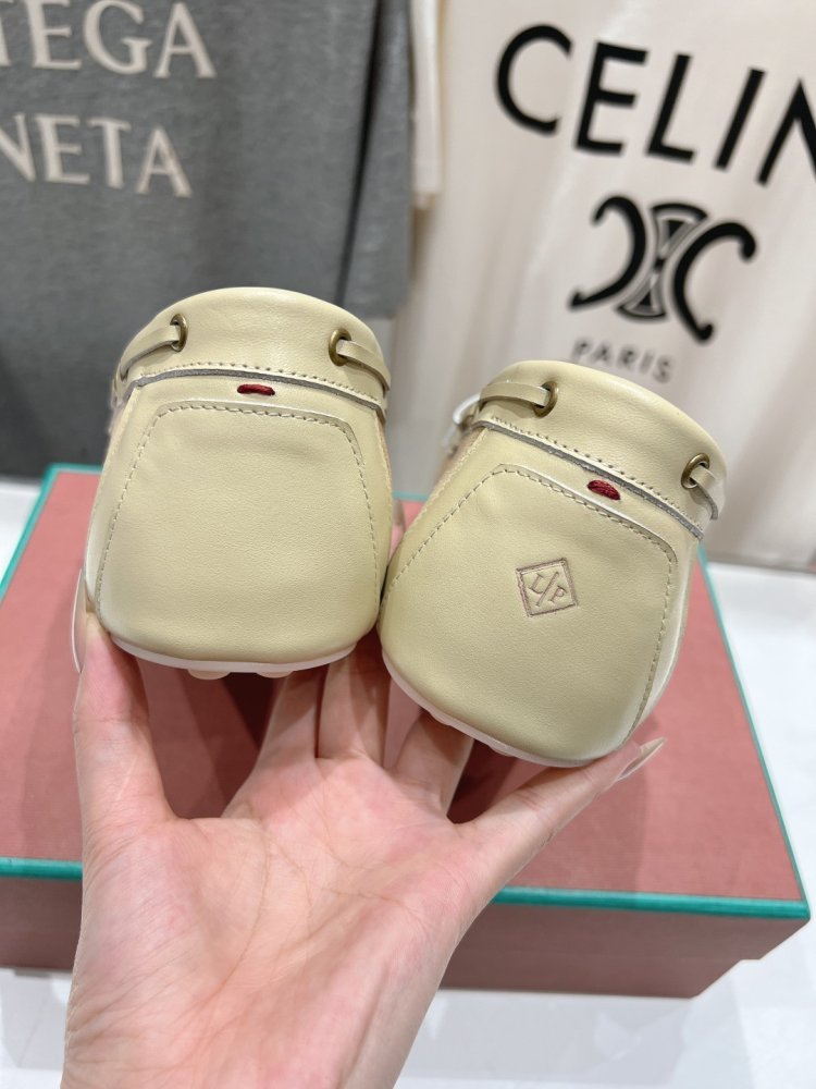 Лоферы жіночі фото 6