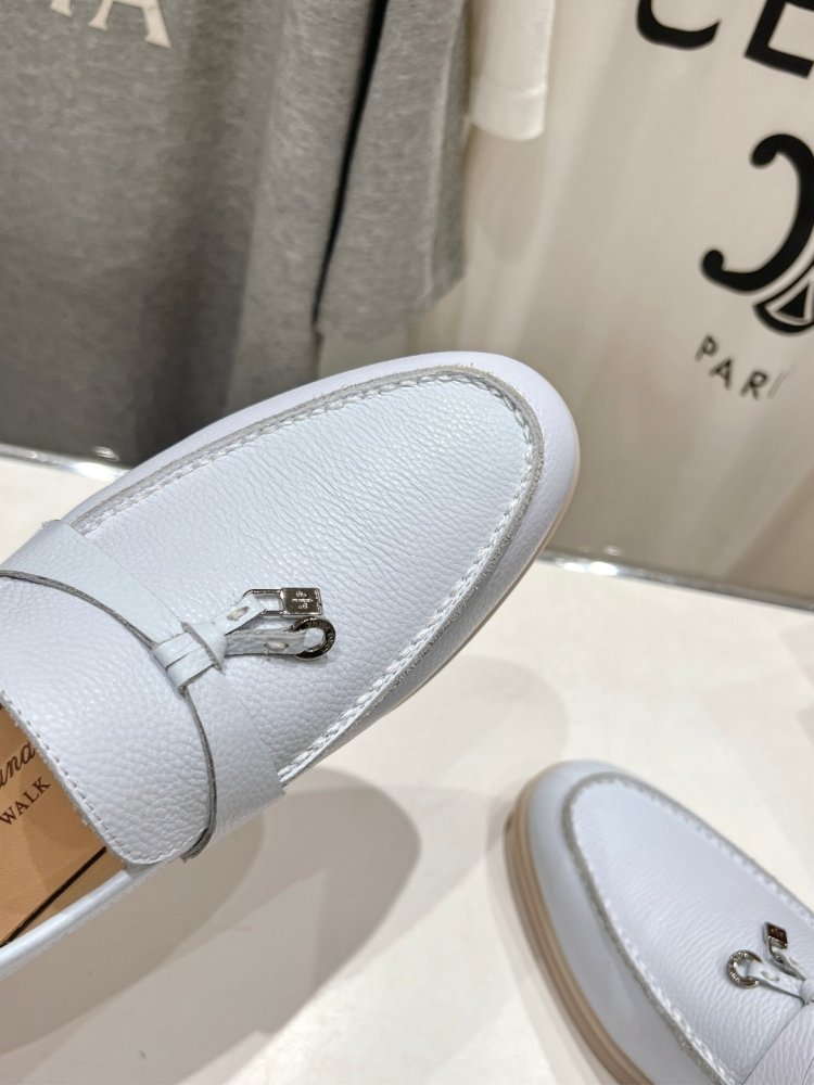 Лоферы жіночі фото 6