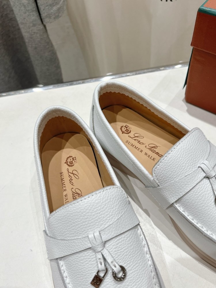 Лоферы жіночі фото 6