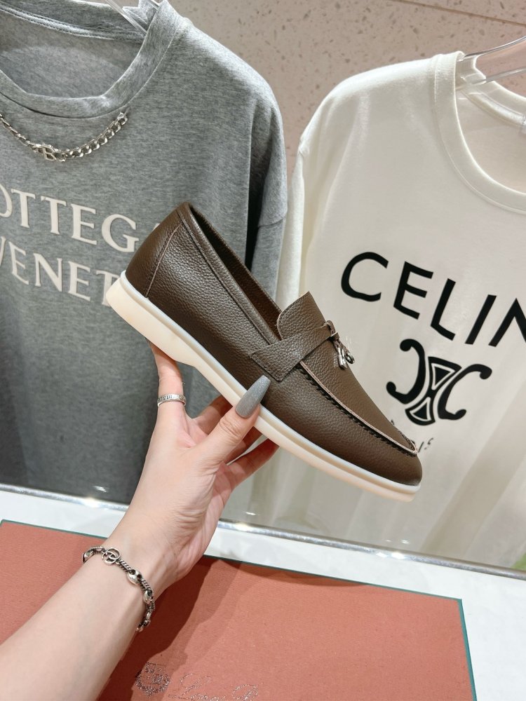 Лоферы жіночі фото 6