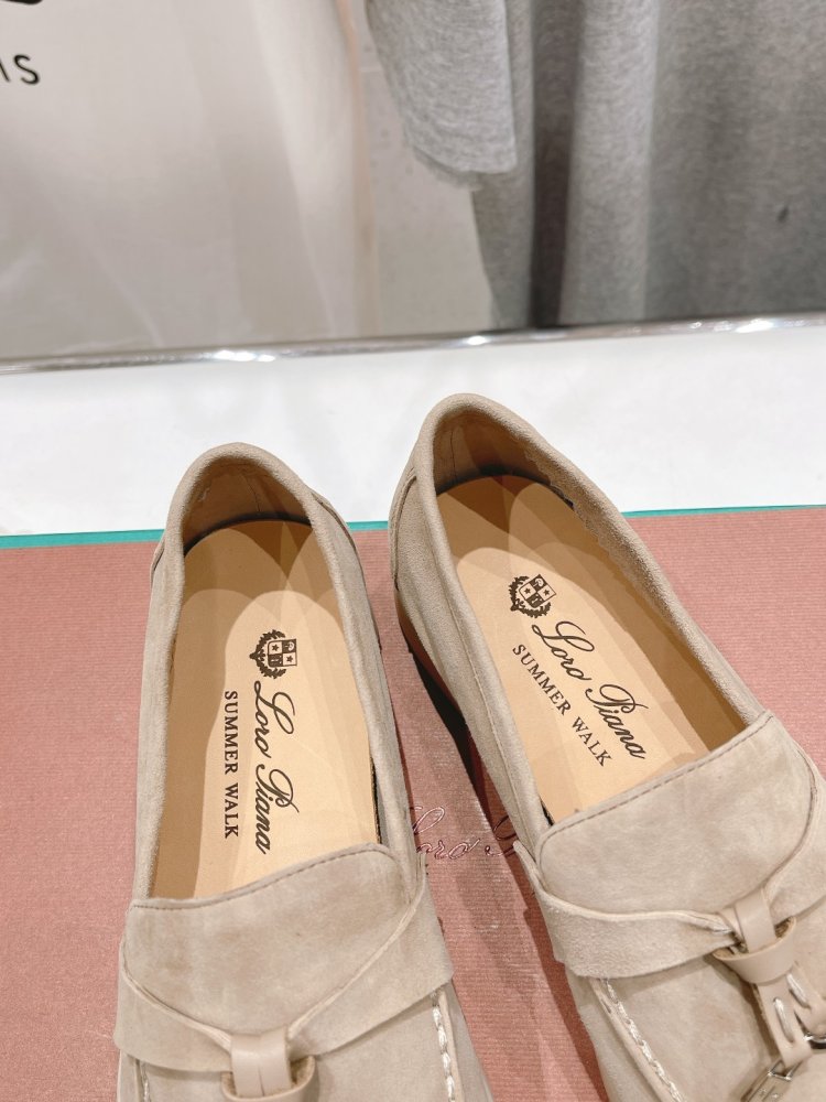 Лоферы жіночі фото 6