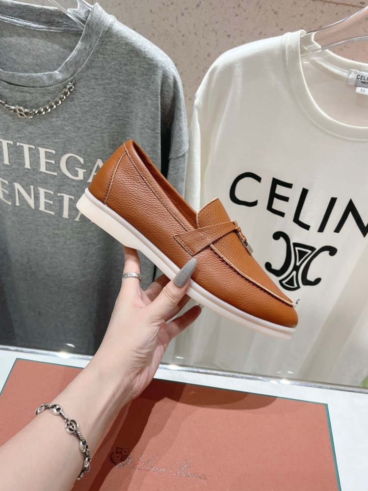 Лоферы жіночі фото 6