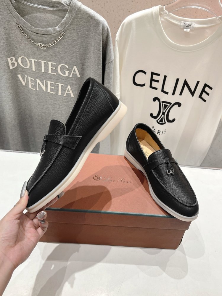 Лоферы жіночі фото 6