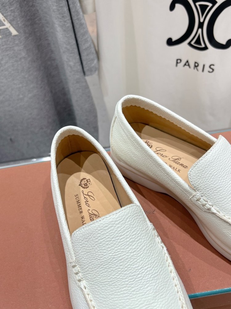 Лоферы жіночі фото 6