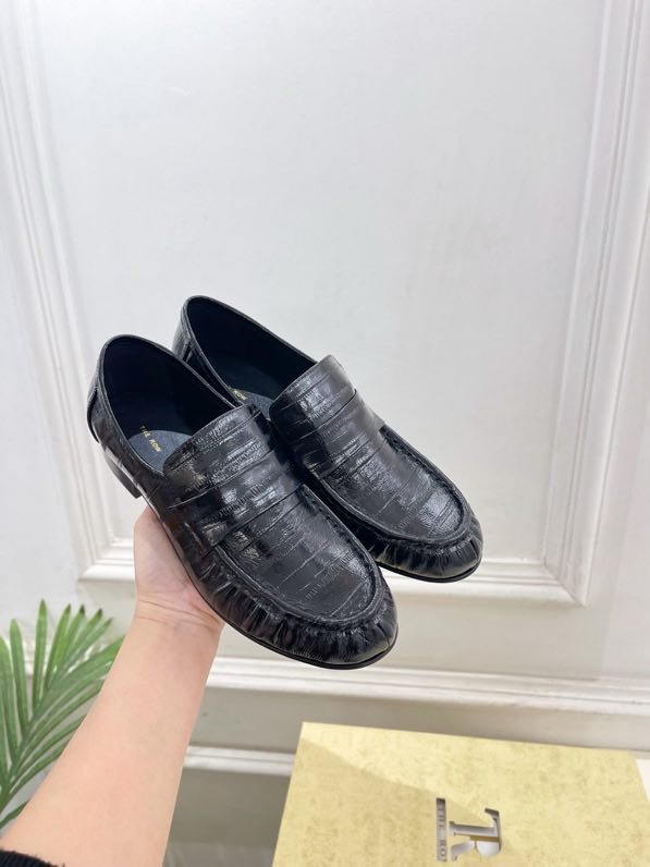 Лоферы женские фото 6