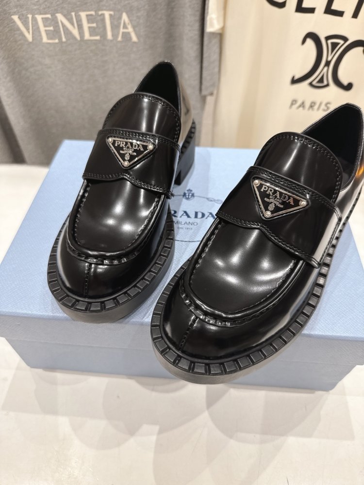 Лоферы женские фото 7