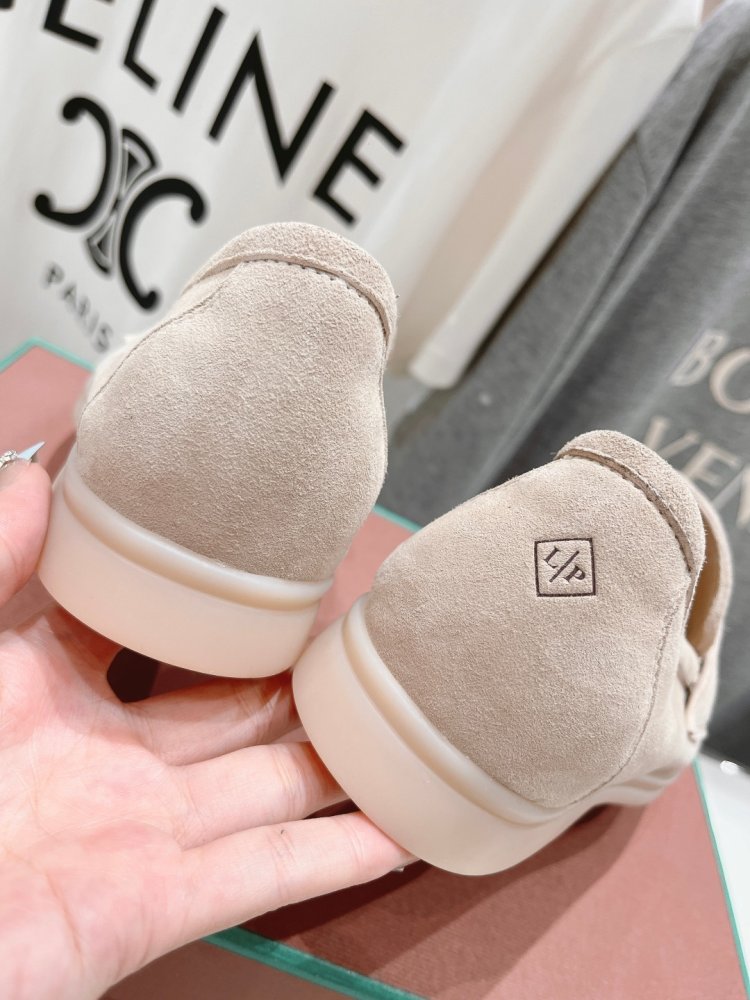 Лоферы жіночі фото 7