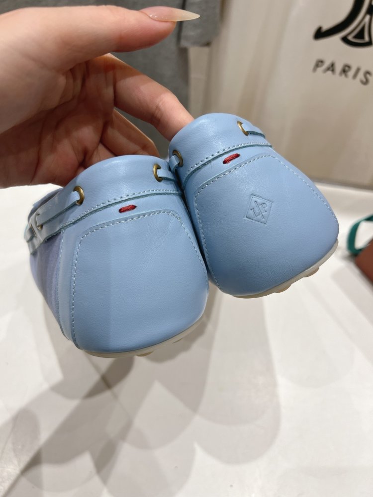 Лоферы жіночі фото 7